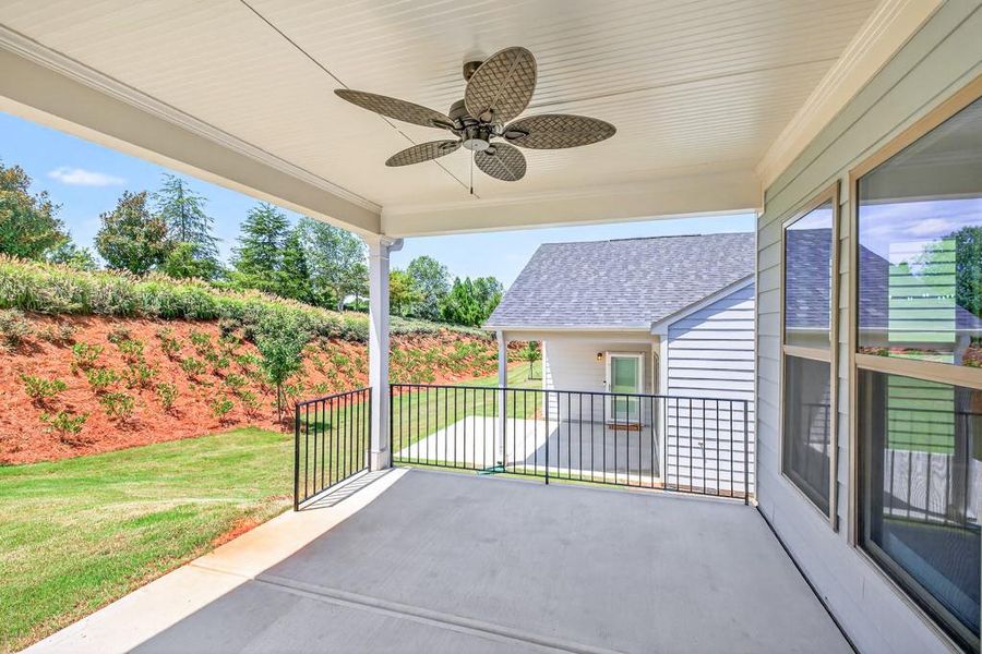 Spacious, unfurnished interior of a new home in Del Webb Chateau Elan, Hoschton (Image 11).