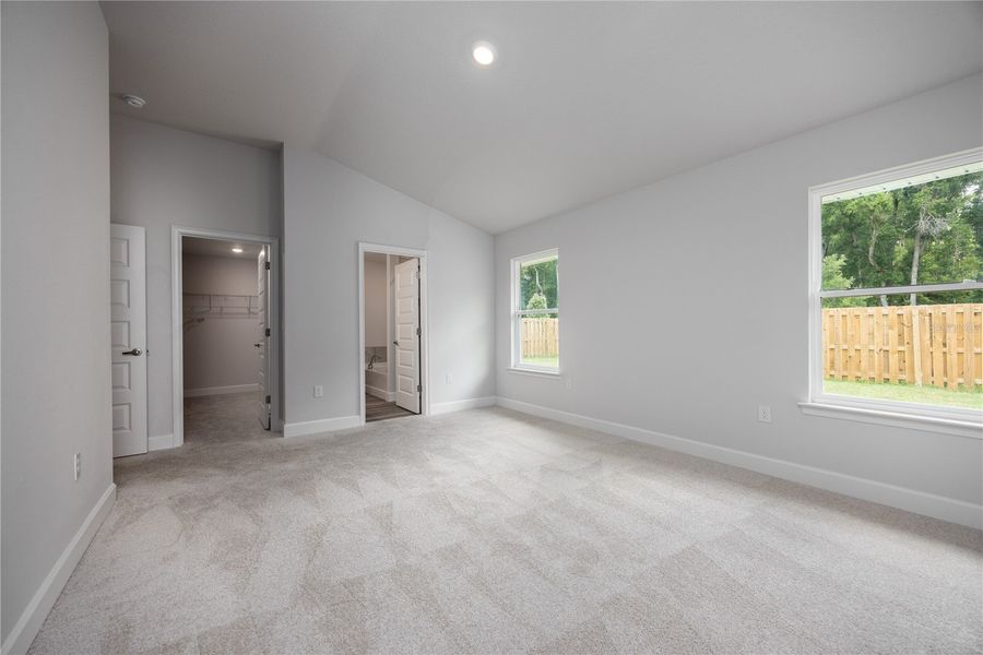 Spacious, unfurnished interior of a new home in Savannah Station, Alachua (Image 23).