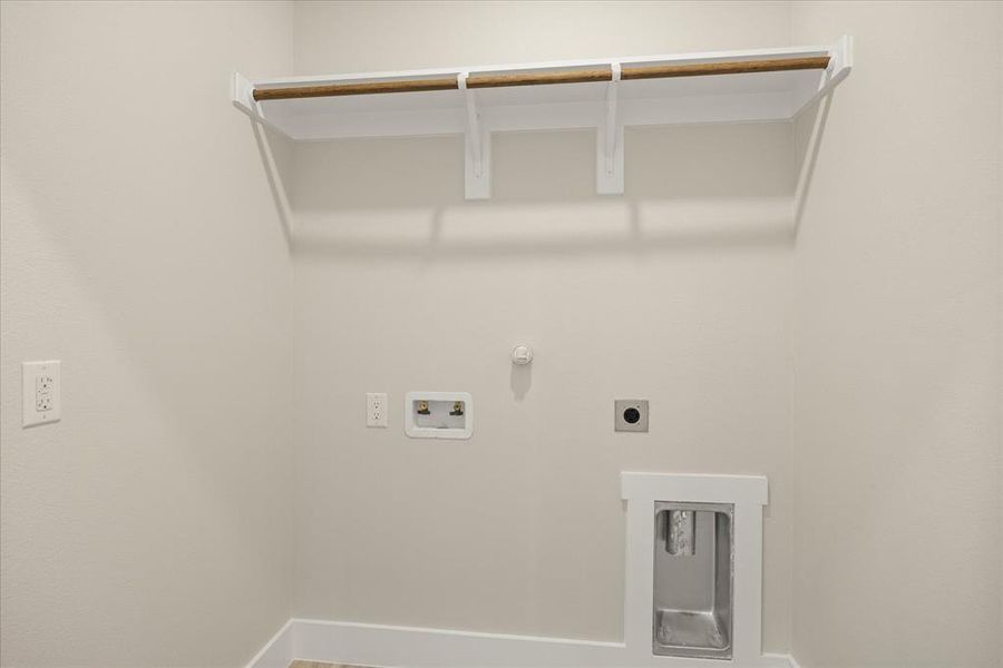 Spacious, unfurnished interior of a new home in , Granbury (Image 20). Spacious, unfurnished interior of a new home in , Granbury (Image 20).