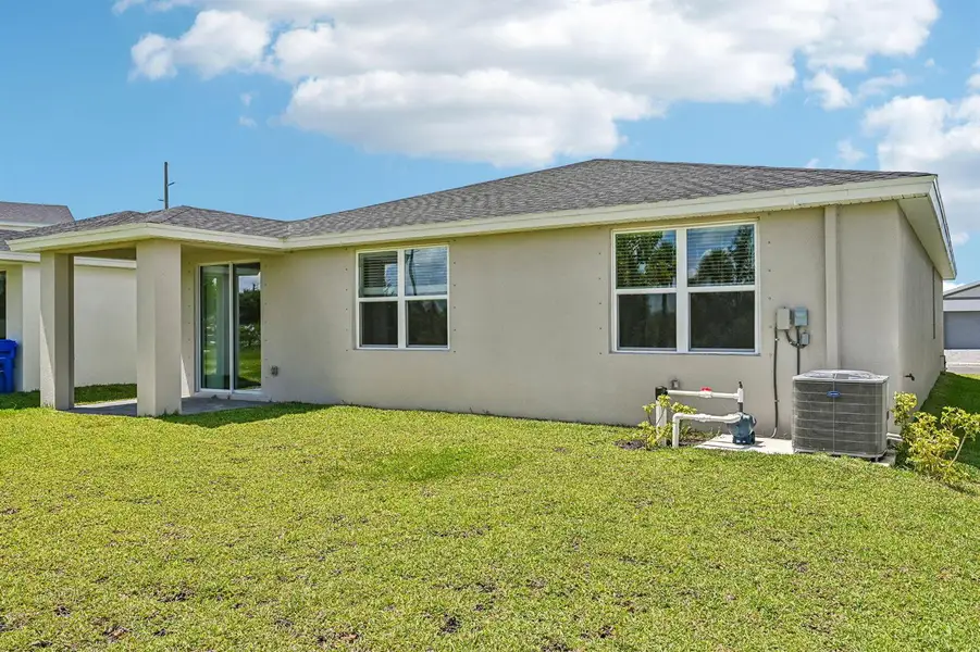 5437 Hampton Park Cir Vero Beach FL (30)
