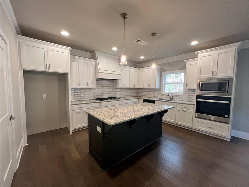 Furnished interior view inside a new home in , Jefferson (Image 4).