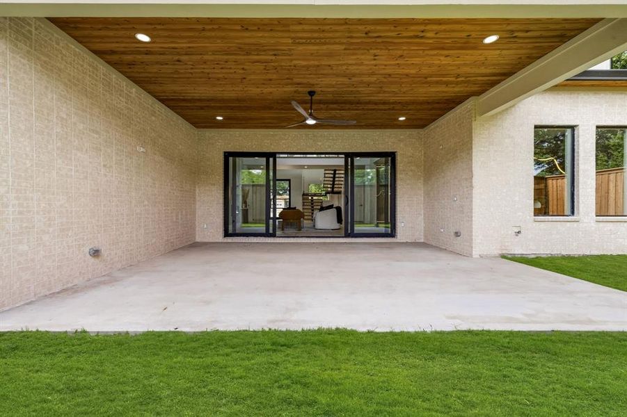 Exterior details and patio area of a home in , Farmers Branch (Image 29).