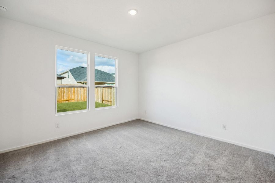 Spacious, unfurnished interior of a new home in Stokesbury, Waller (Image 33).