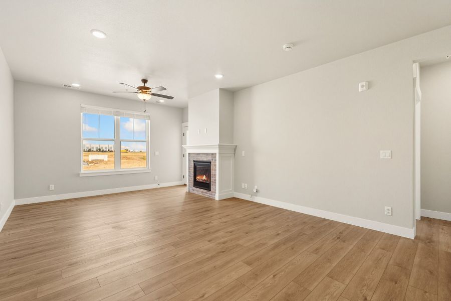 Spacious, unfurnished interior of a new home in The Lakes at Centerra, Loveland (Image 20).