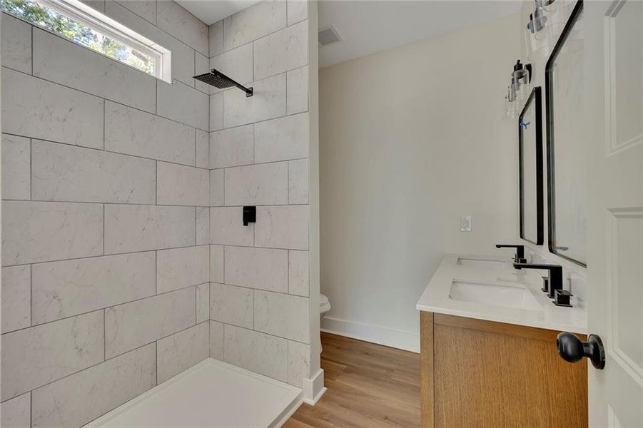 Close-up of interior finishes inside a home in , Silver Creek (Image 9).
