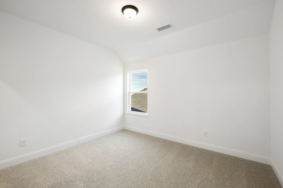 Spacious, unfurnished interior of a new home in Cambridge Crossing, Celina (Image 38).