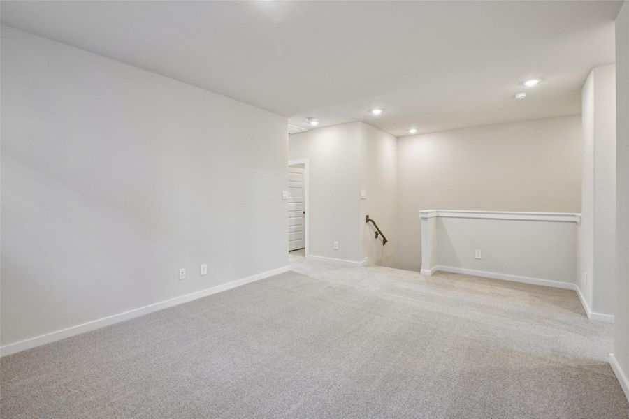Spacious, unfurnished interior of a new home in Parkway Commons - City Series, Missouri City (Image 20).