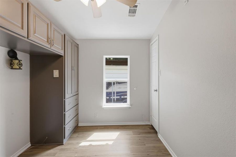 Spacious, unfurnished interior of a new home in , Yantis (Image 15).