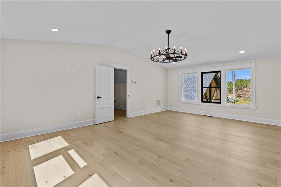 Spacious, unfurnished interior of a new home in , Monroe (Image 76).