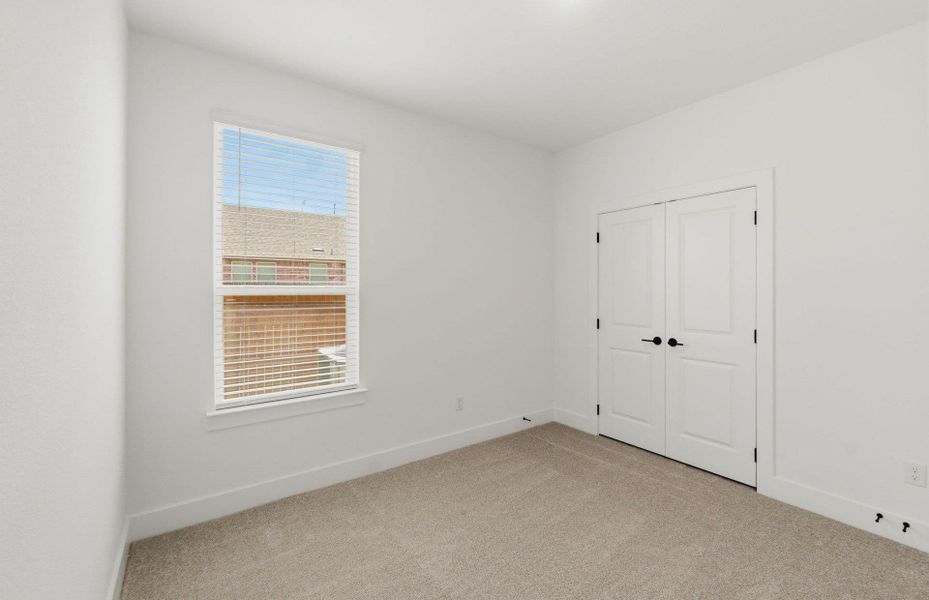 Spacious, unfurnished interior of a new home in Crosswinds, Kyle (Image 16).