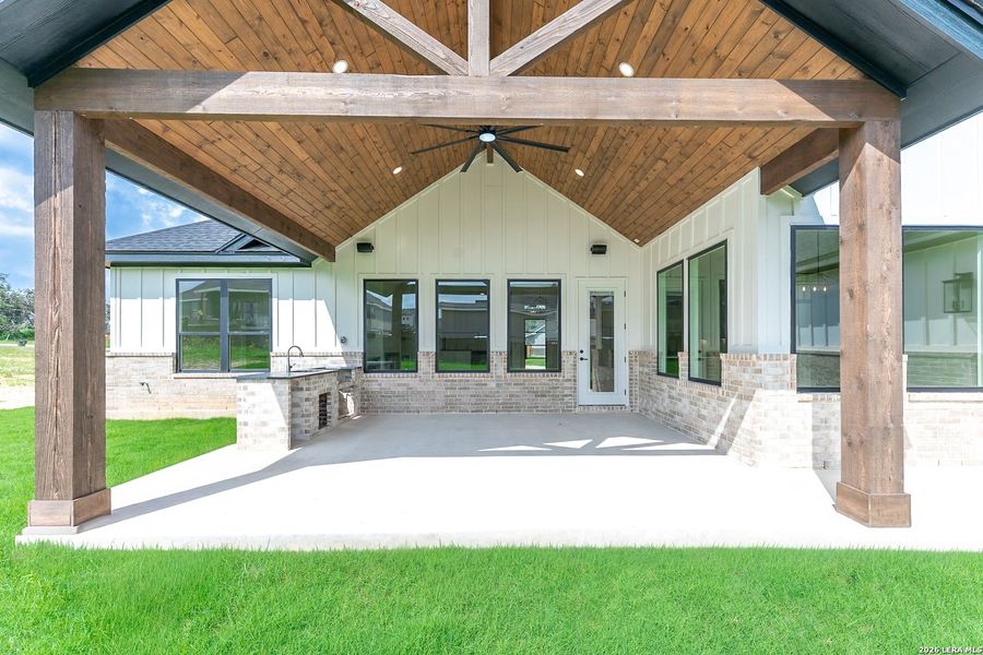 Exterior details and patio area of a home in , La Vernia (Image 4). Exterior details and patio area of a home in , La Vernia (Image 4).