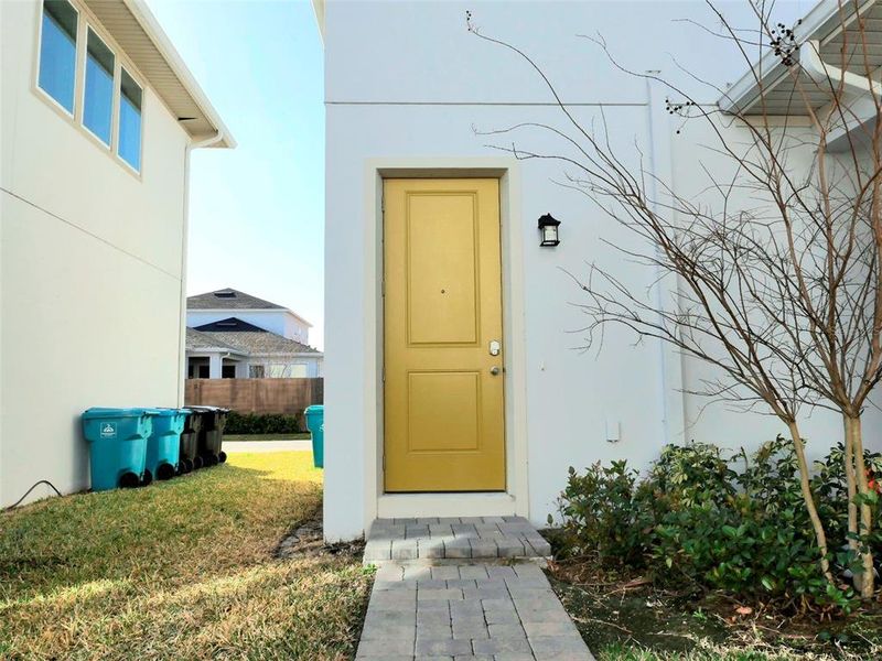 Exterior details and patio area of a home in Laureate Park, Orlando (Image 24).