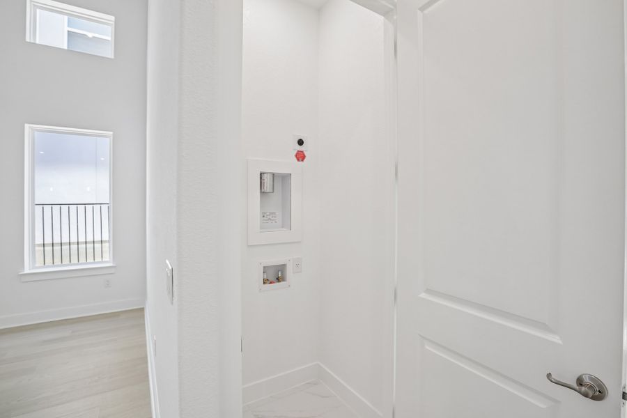 Spacious, unfurnished interior of a new home in Foxfield, Austin (Image 21).