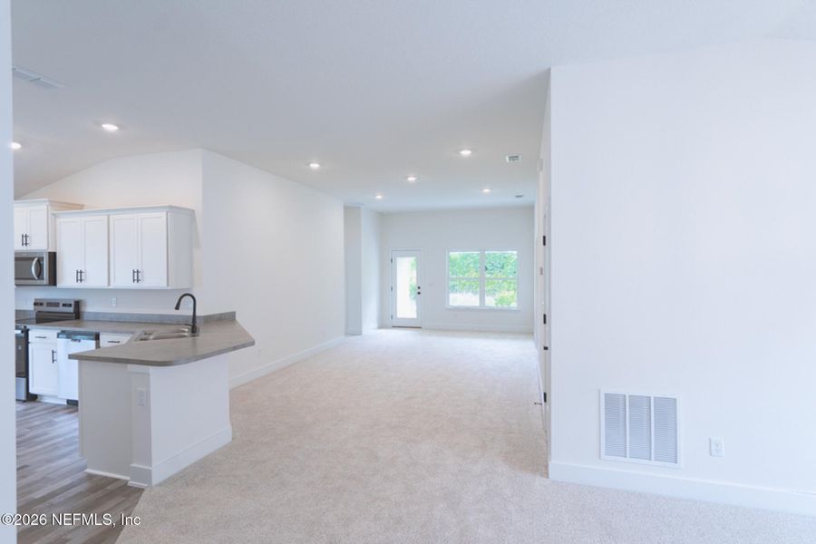 Spacious, unfurnished interior of a new home in Summerglen, Jacksonville (Image 11). Spacious, unfurnished interior of a new home in Summerglen, Jacksonville (Image 11).