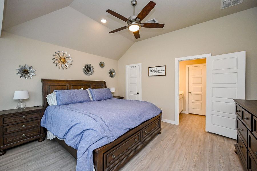 Furnished interior view inside a new home in Mustang Crossing, Alvin (Image 7).