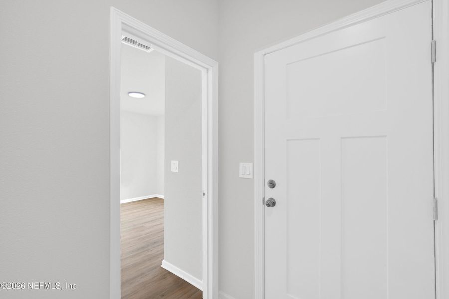 Spacious, unfurnished interior of a new home in , Palatka (Image 36).