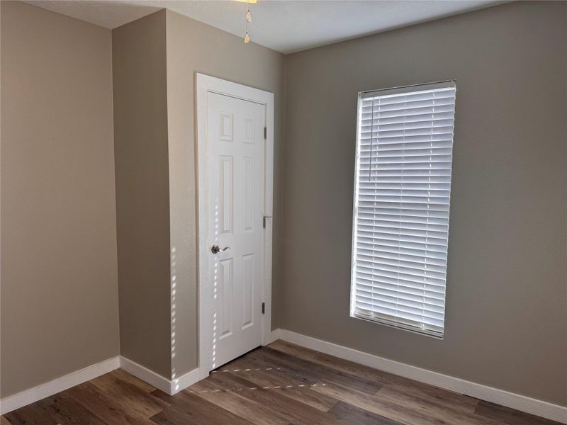 Spacious, unfurnished interior of a new home in , Bedias (Image 11).