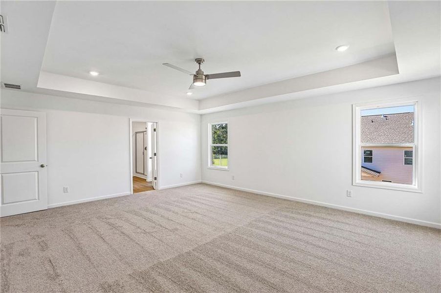 Spacious, unfurnished interior of a new home in Eastlyn Crossing, Flowery Branch (Image 24).