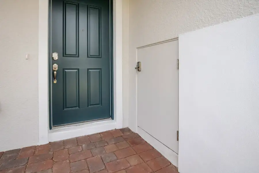 Convenient & Secure Package Place with Electronic Lock