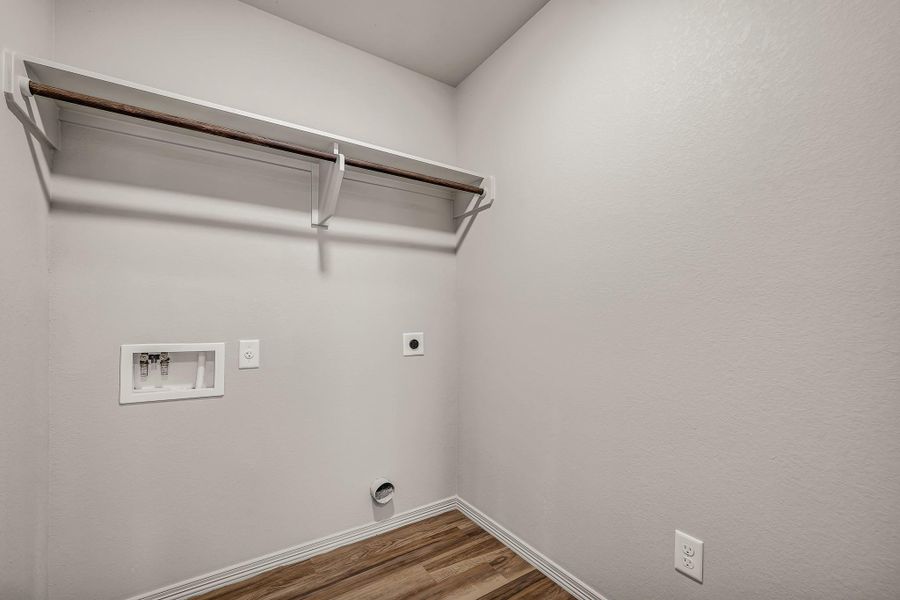 **Photos are sample photos of similar plan. Colors and features might vary**