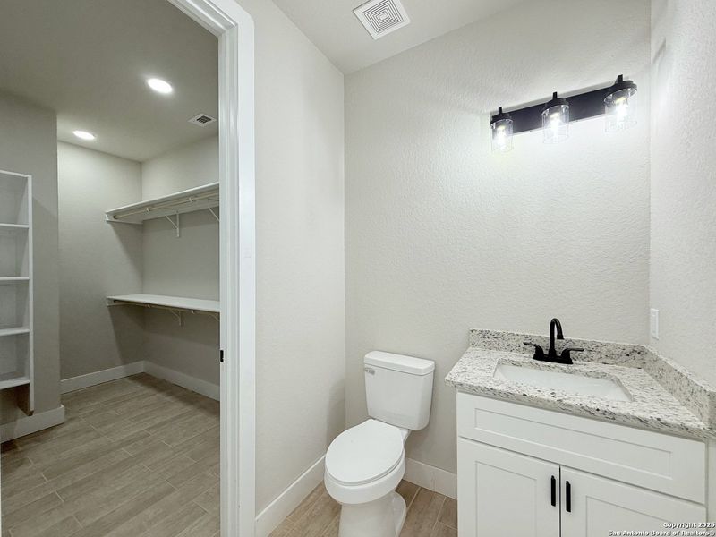 Furnished interior view inside a new home in , La Vernia (Image 4). Furnished interior view inside a new home in , La Vernia (Image 4).