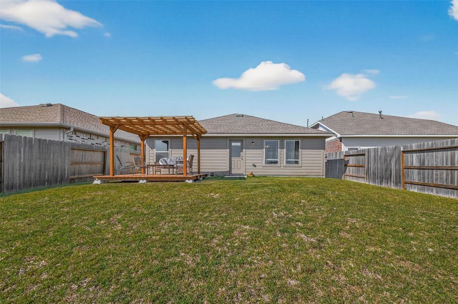 Front exterior of a new home in , Baytown, TX, highlighting curb appeal (Image 1).