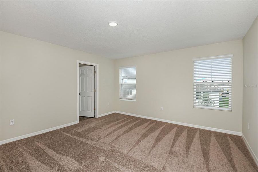 Spacious, unfurnished interior of a new home in Scenic Terrace, Haines City (Image 12).