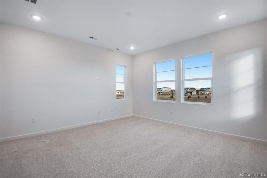 Spacious, unfurnished interior of a new home in Prelude at Sterling Ranch, Littleton (Image 44).