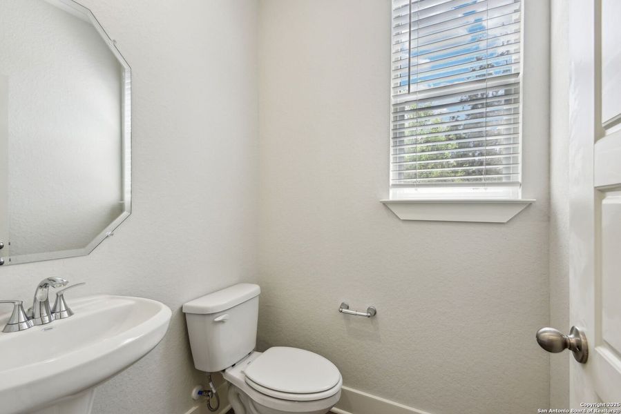 Image 40 of a home in Thomas Pond.