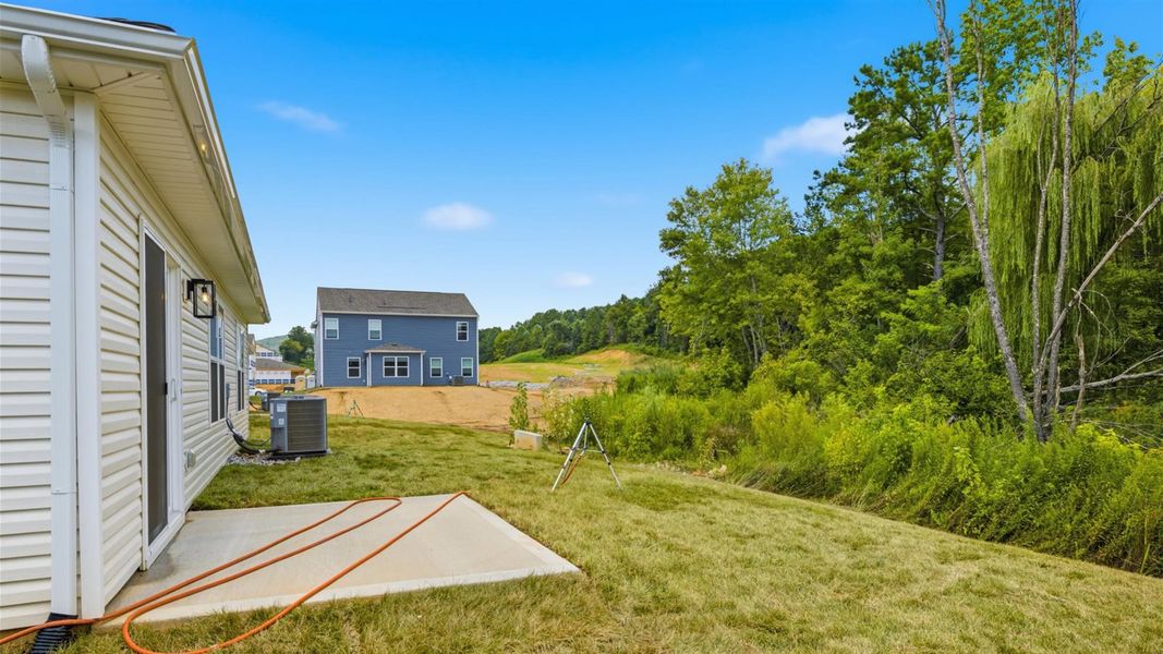 Exterior details and patio area of a home in Emory Creek, Harriman (Image 20).