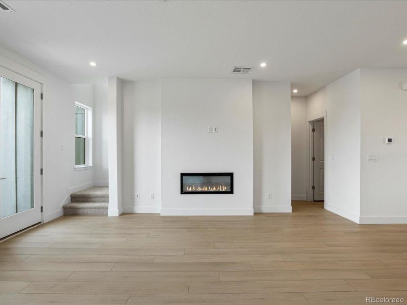 Spacious, unfurnished interior of a new home in Ascent at Inverness, Englewood (Image 24).