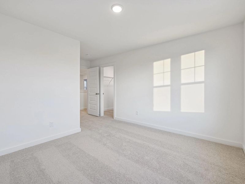 Spacious, unfurnished interior of a new home in Calista Farms, White House (Image 28).