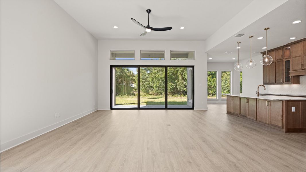 Spacious, unfurnished interior of a new home in Turnleaf, Punta Gorda (Image 13).