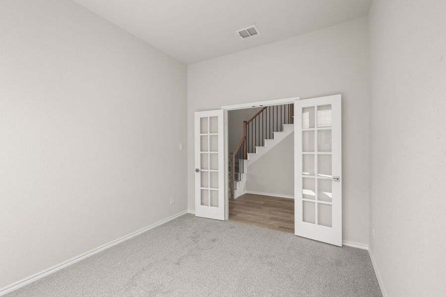 Spacious, unfurnished interior of a new home in Pirate Village, Granbury (Image 25).