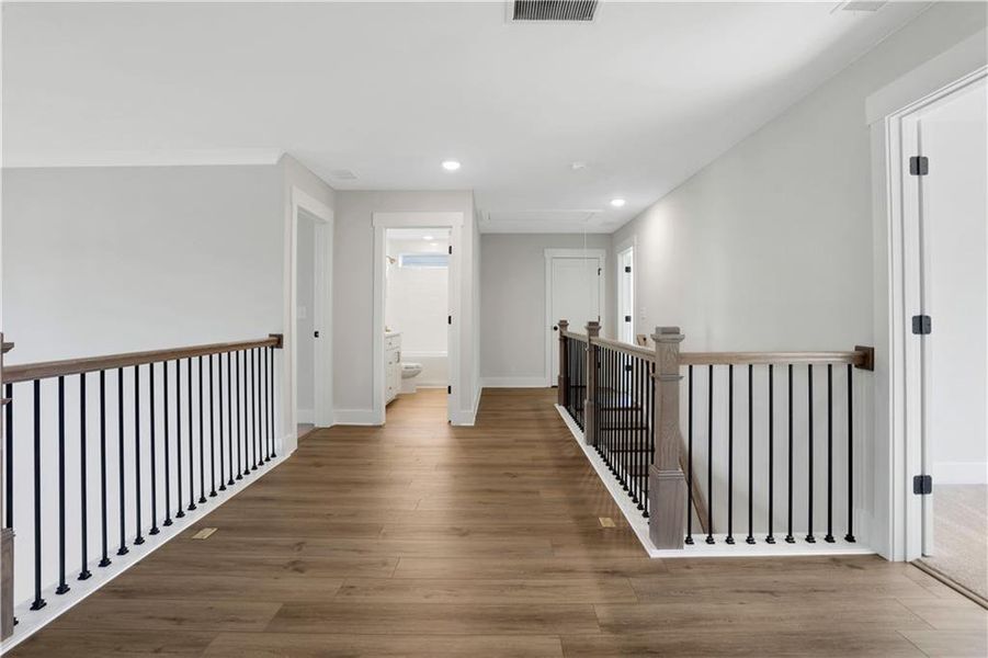 Spacious, unfurnished interior of a new home in Cambridge, Flowery Branch (Image 34).