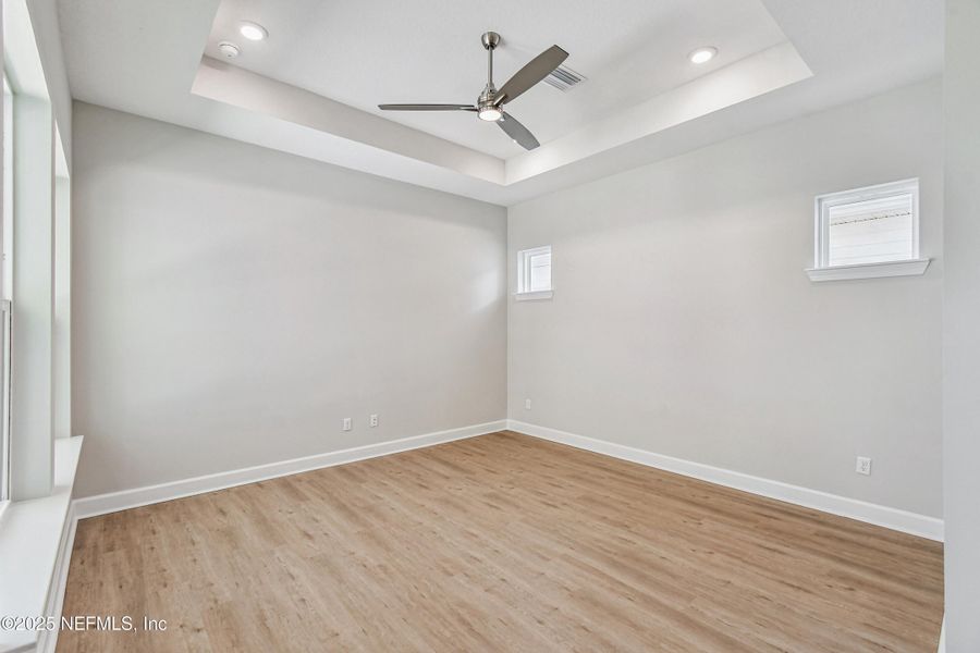 Spacious, unfurnished interior of a new home in , Jacksonville (Image 19).