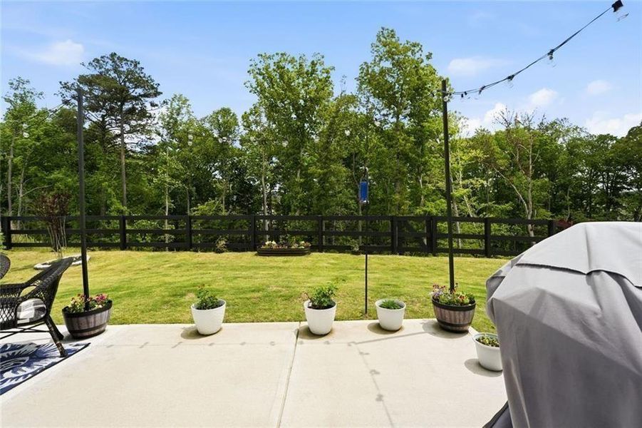 Exterior details and patio area of a home in Lost Creek, Dallas (Image 34).