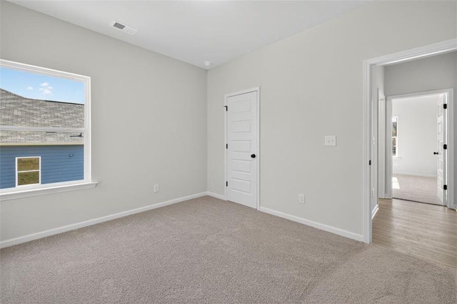 Spacious, unfurnished interior of a new home in Allen Manor, Hoschton (Image 33).