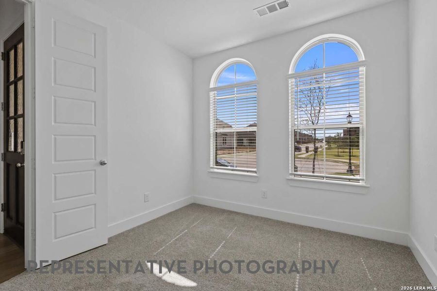 Spacious, unfurnished interior of a new home in Prominence, San Antonio (Image 11).