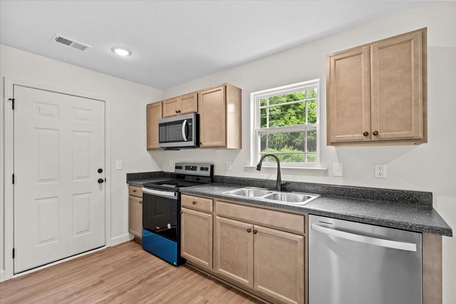 Representative furnished interior of a home built from the Duncan by Enchanted Homes in Gentry Place, Spartanburg (Image 4).