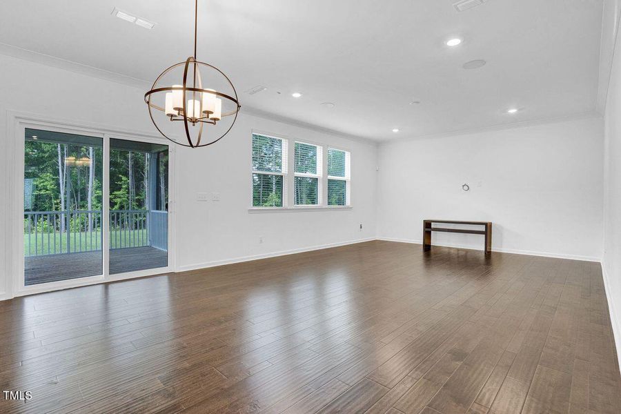 Dining room & Living area Dining room & Living area