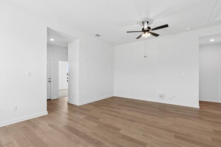 Spacious, unfurnished interior of a new home in Mayfair, New Braunfels (Image 15). Spacious, unfurnished interior of a new home in Mayfair, New Braunfels (Image 15).
