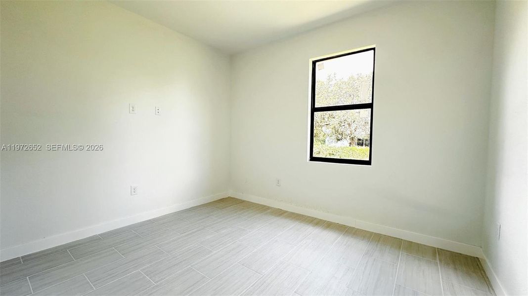 Spacious, unfurnished interior of a new home in , Lehigh Acres (Image 22).