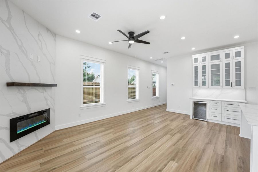 Spacious, unfurnished interior of a new home in , Houston (Image 29).