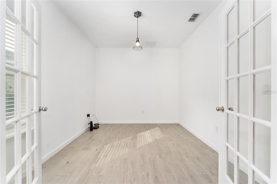 Spacious, unfurnished interior of a new home in Liberty Village: Liberty Village - Phase One, Ocala (Image 48).