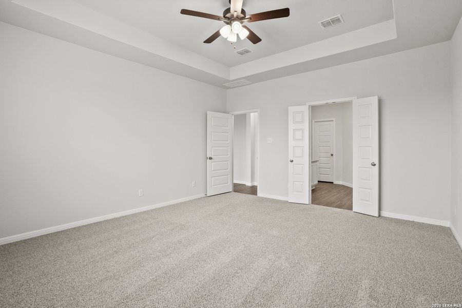 Spacious, unfurnished interior of a new home in Cinco Lakes, San Antonio (Image 14).