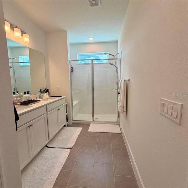 Furnished interior view inside a new home in , Winter Garden (Image 12).