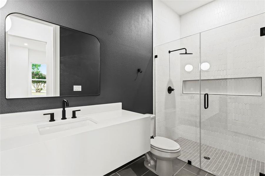 Furnished interior view inside a new home in , Dallas (Image 15).