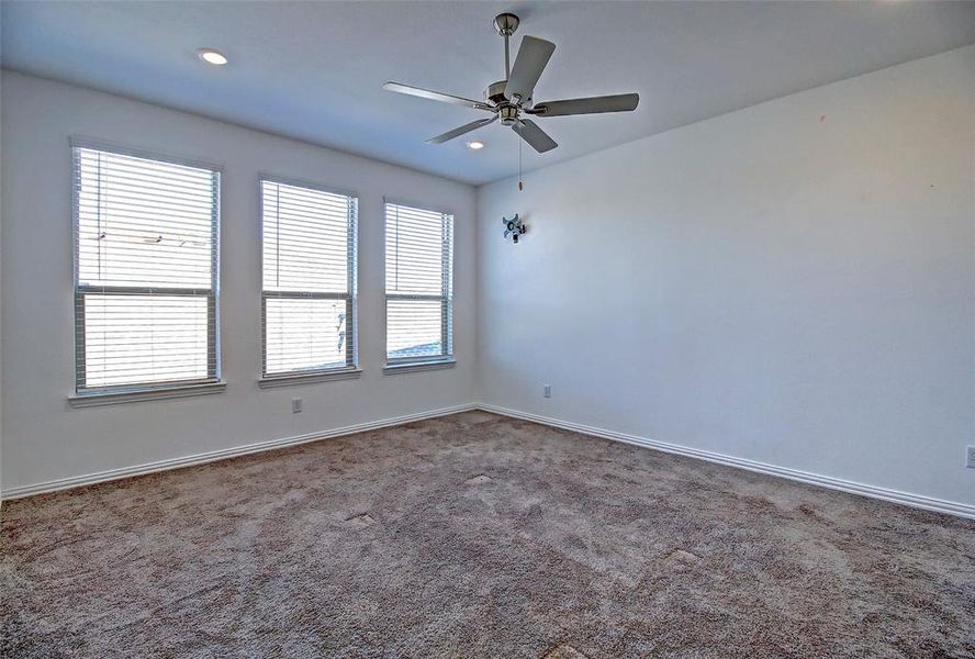 Upstairs- large open Game room