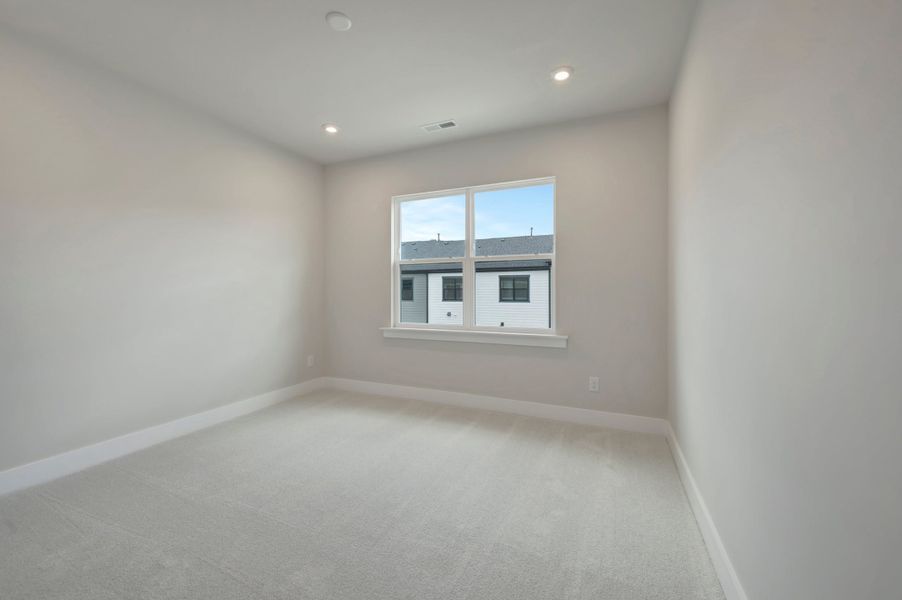 Spacious, unfurnished interior of a new home in Seven Oaks, Belmont (Image 31).